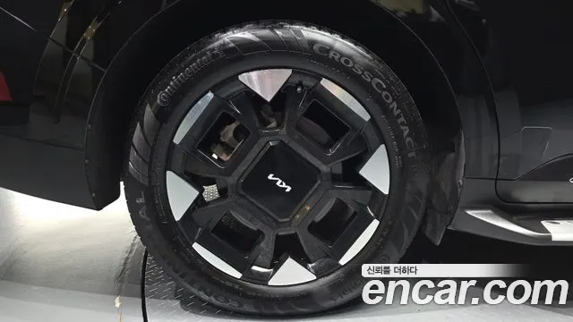 Kia Carnival 2023 thumb 4