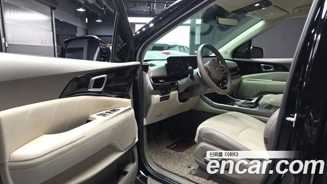 Kia Carnival 2023 thumb 9