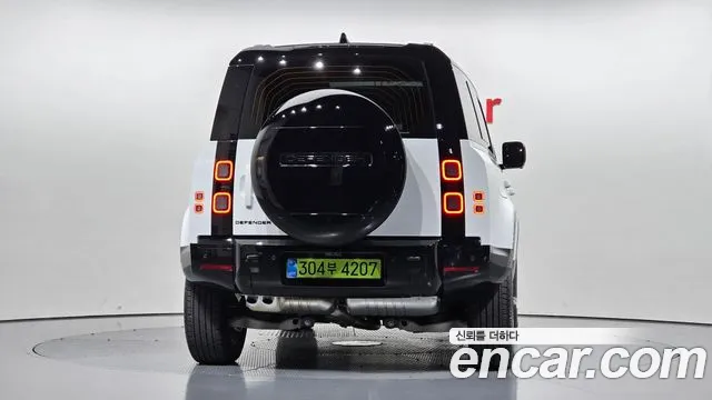 Land Rover Defender 2026 thumb 4
