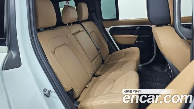 Land Rover Defender 2026 thumb 11