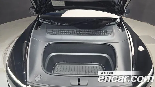 Tesla Model Y 2026 thumb 6