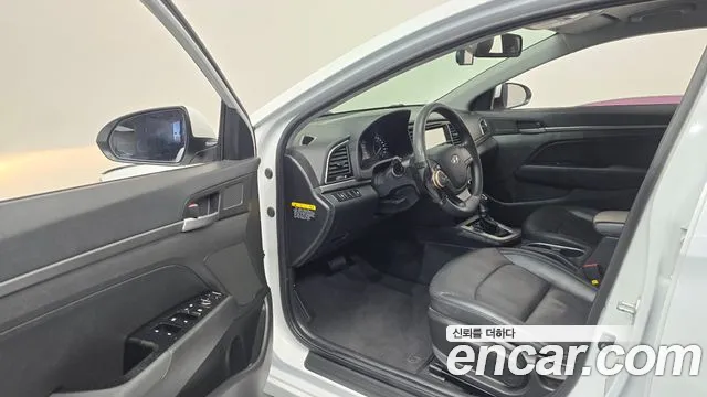 Hyundai Avante 2016 thumb 10