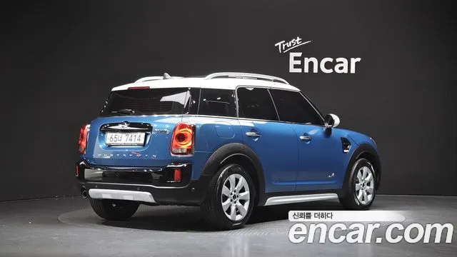 MINI Countryman 2018 thumb 2