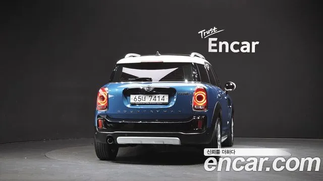 MINI Countryman 2018 thumb 4
