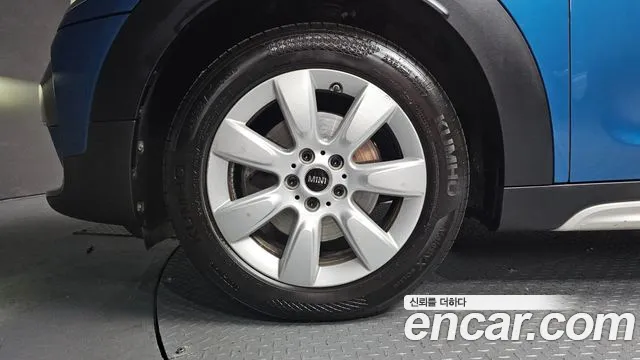 MINI Countryman 2018 thumb 5