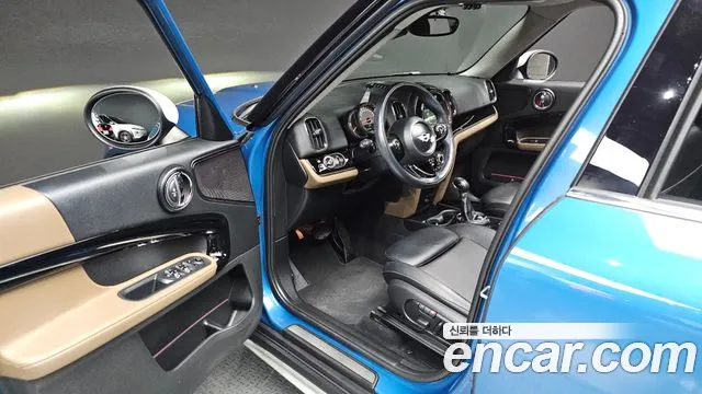 MINI Countryman 2018 thumb 10