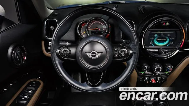 MINI Countryman 2018 thumb 12