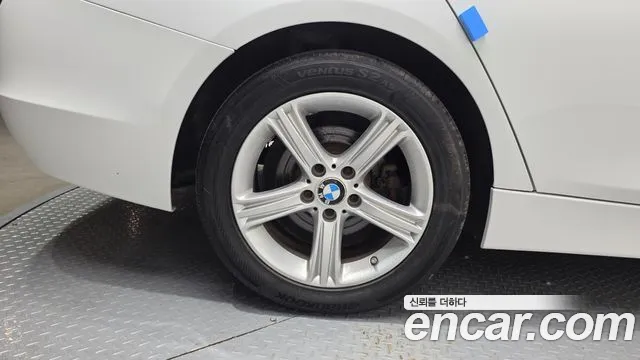 BMW 3-Series 2014 thumb 5