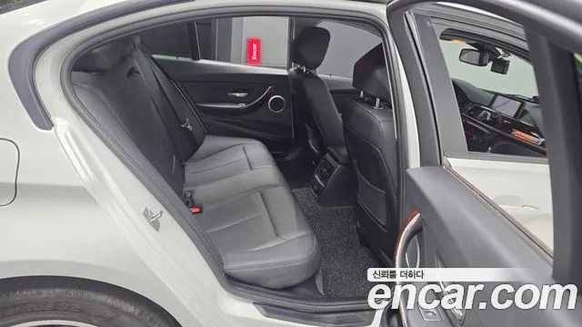 BMW 3-Series 2014 thumb 12