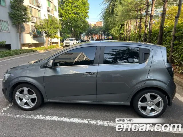 ChevroletGMDaewoo Aveo 2013 thumb 3