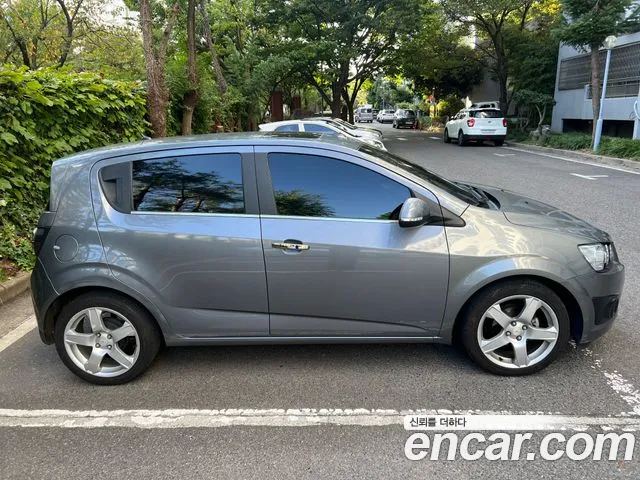ChevroletGMDaewoo Aveo 2013 thumb 4