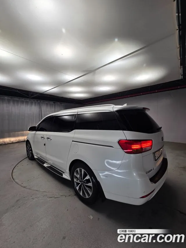 Kia Carnival 2014 thumb 2