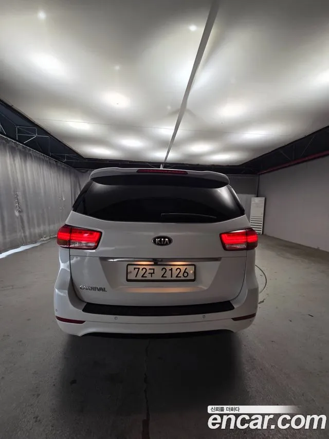 Kia Carnival 2014 thumb 4