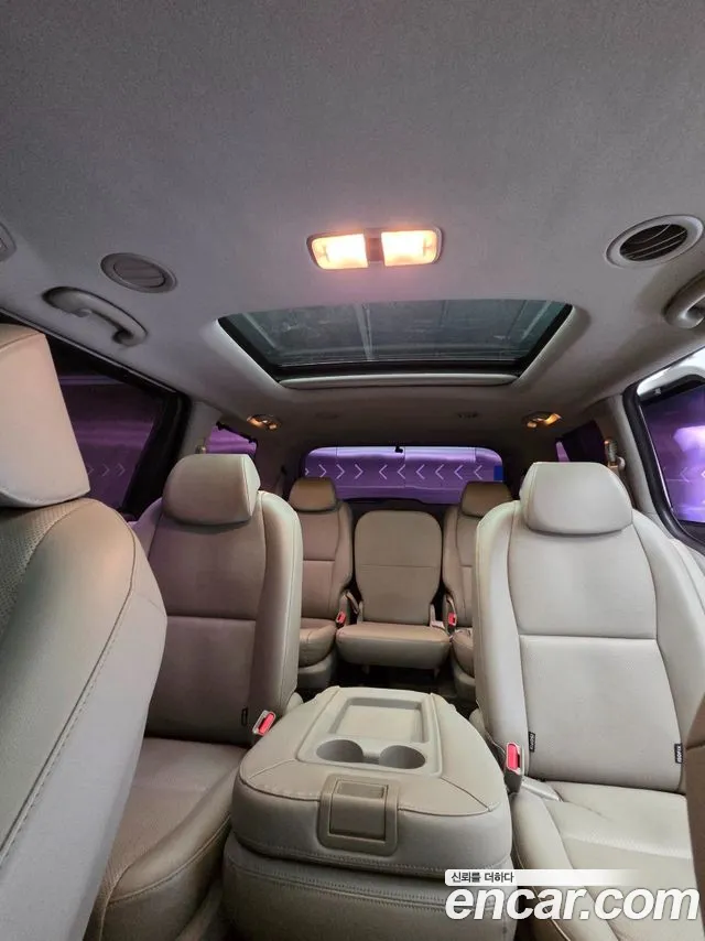 Kia Carnival 2014 thumb 7