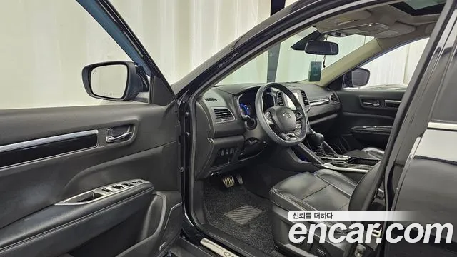 Renault-KoreaSamsung Koleos 2016 thumb 10