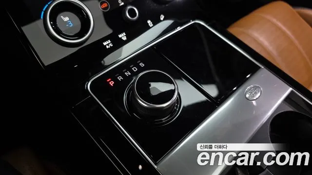 Land Rover Range Rover Velar 2019 thumb 9