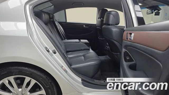 Hyundai Genesis 2012 thumb 10