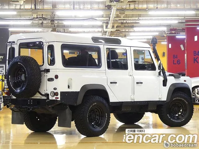 Land Rover Defender 2012 thumb 2