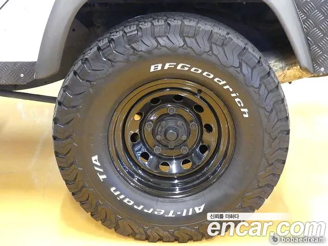 Land Rover Defender 2012 thumb 5