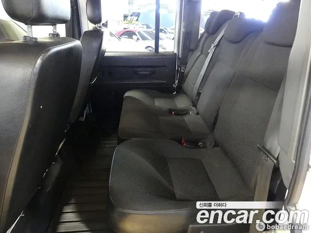 Land Rover Defender 2012 thumb 7