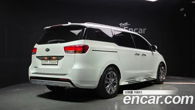 Kia Carnival 2018 thumb 2