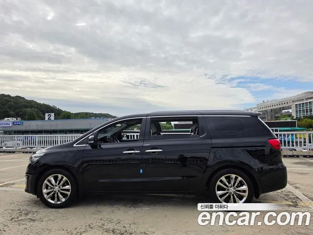 Kia Carnival 2017 thumb 5