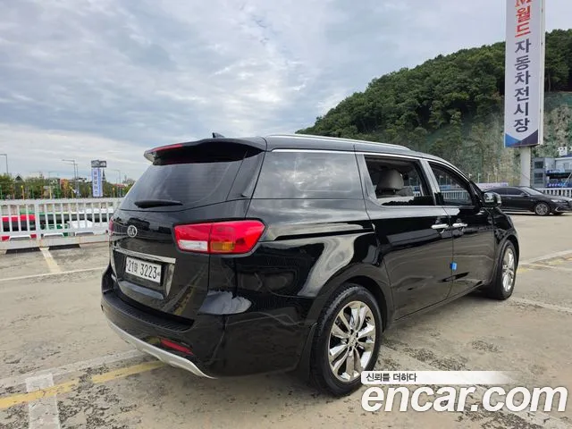 Kia Carnival 2017 thumb 8