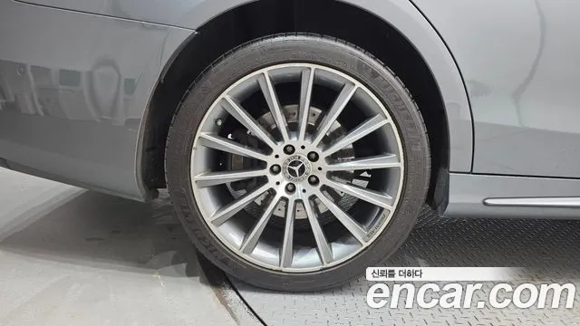 Mercedes-Benz S-Класс 2017 thumb 5
