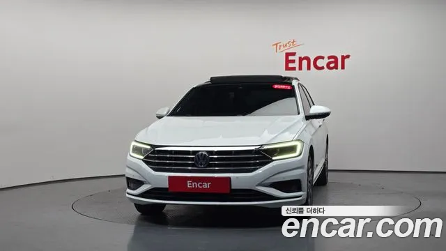 Volkswagen Jetta 2021 thumb 2