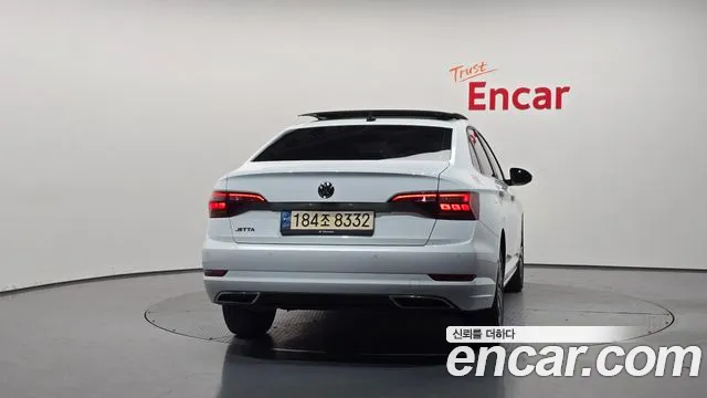 Volkswagen Jetta 2021 thumb 3
