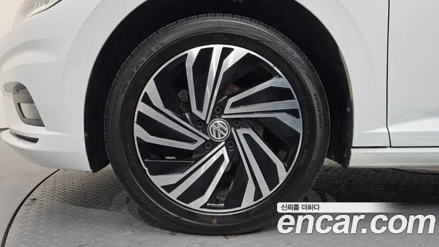 Volkswagen Jetta 2021 thumb 4