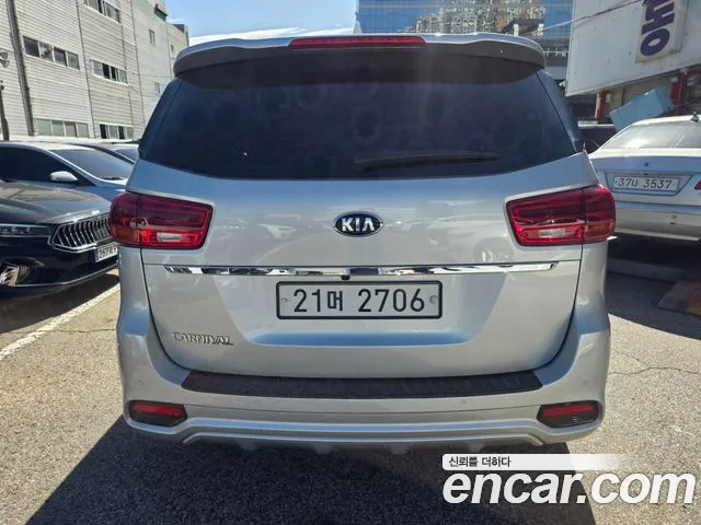 Kia Carnival 2018 thumb 4