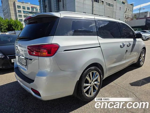 Kia Carnival 2018 thumb 6