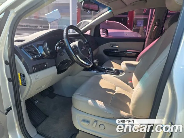 Kia Carnival 2018 thumb 10