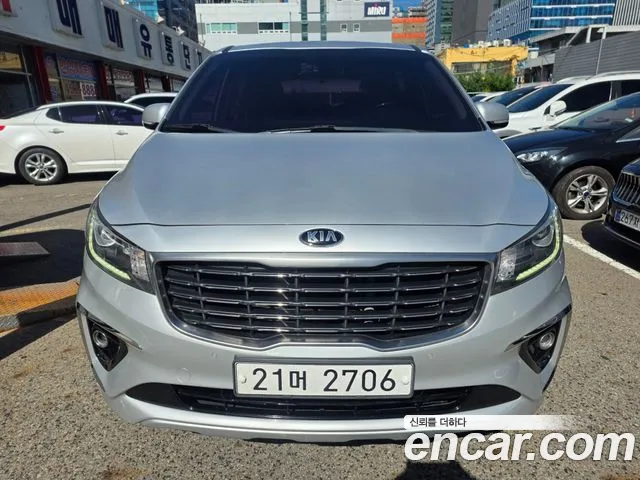 Kia Carnival 2018 thumb 11