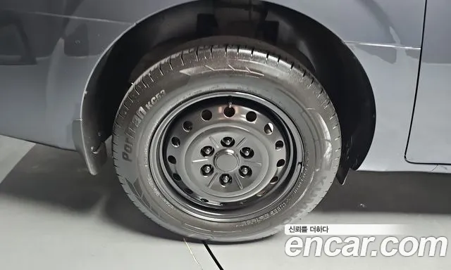 Hyundai Staria 2024 thumb 5