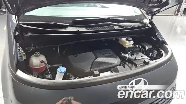 Hyundai Staria 2024 thumb 6