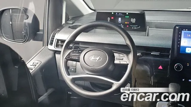 Hyundai Staria 2024 thumb 12