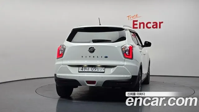 KG_Mobility_Ssangyong TIBOLI 2015 thumb 3