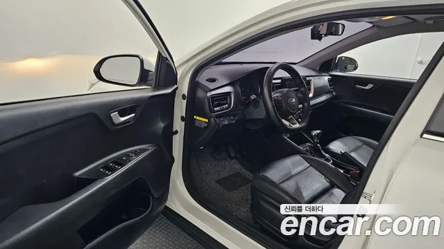 Kia Stonic 2017 thumb 10