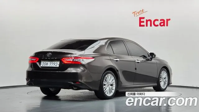 Toyota Camry 2018 thumb 2