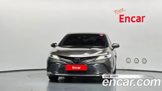 Toyota Camry 2018 thumb 3