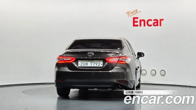 Toyota Camry 2018 thumb 4