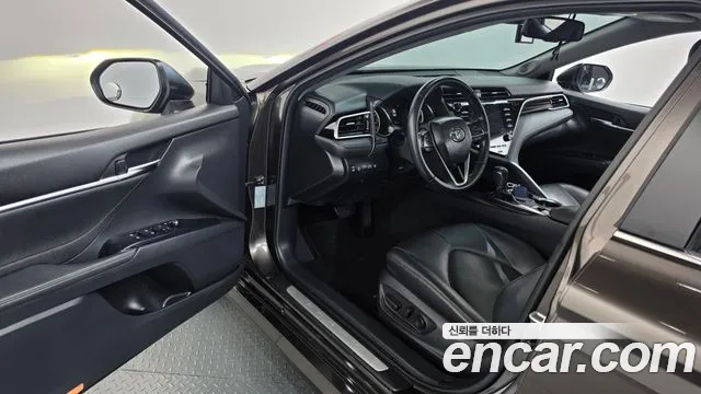 Toyota Camry 2018 thumb 10