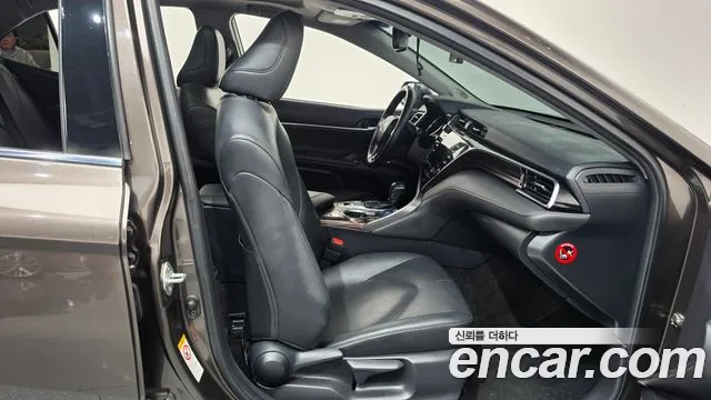 Toyota Camry 2018 thumb 11