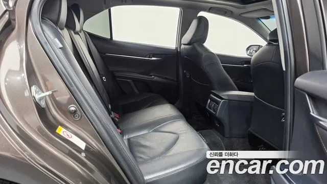 Toyota Camry 2018 thumb 12