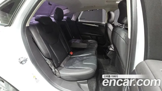 Ford Mondeo 2017 thumb 11
