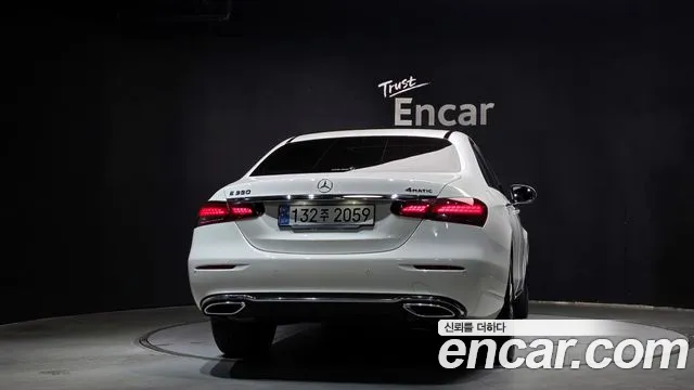 Mercedes-Benz E-Класс 2023 thumb 4