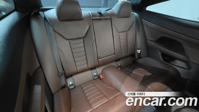 BMW 4-Series 2021 thumb 11