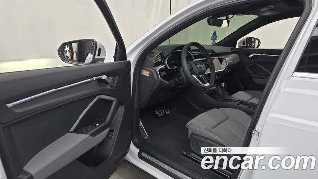 Audi Q3 2022 thumb 10